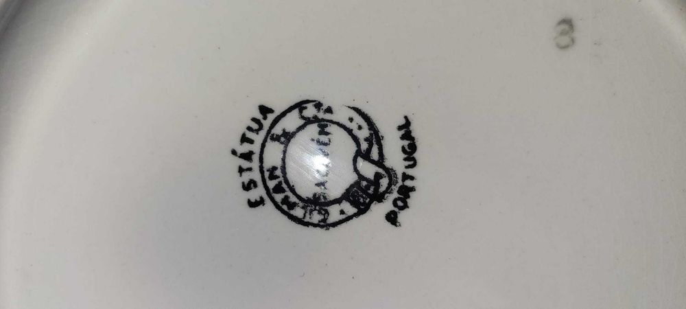 Prato Antigo Fábrica de Sacavém - Padrão "Estátua" (Preto e Branco)