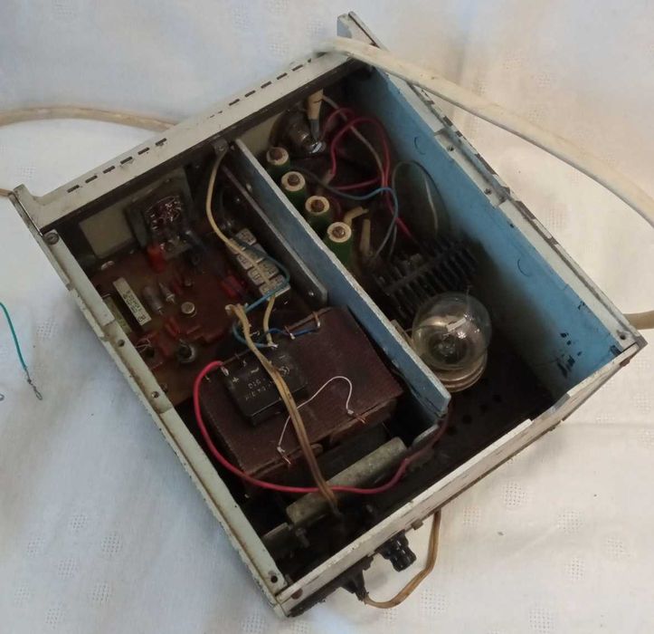 Устр-во для восст. свинц.-кисл. аккумуляторов