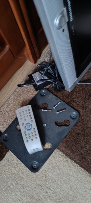 TV Grundig Lenaro 19 LW para peças