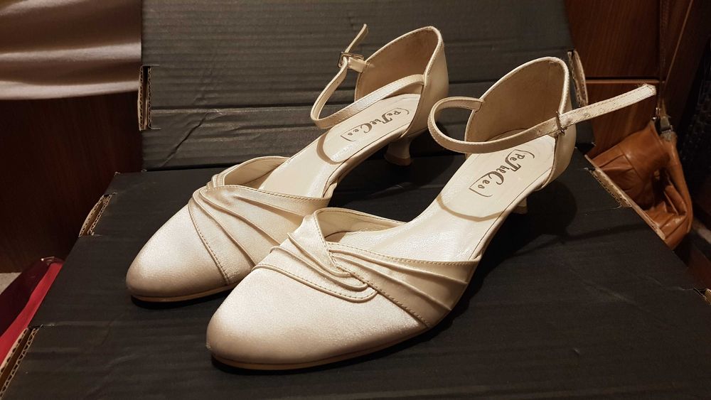Buty ślubne rozm 39 wkładka 40/41