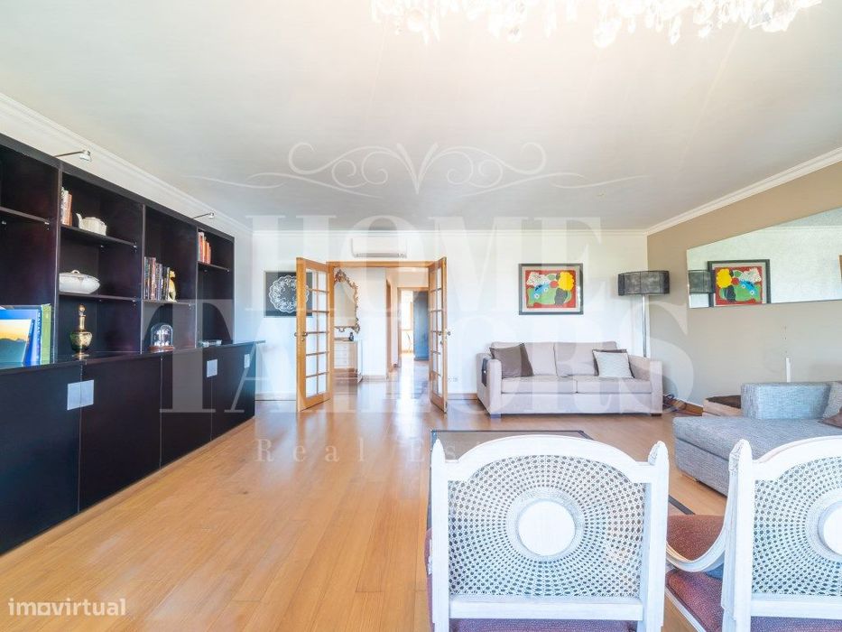 Apartamento T2 com Garagem e Arrecadação , Sala de Estar e Jantar e...