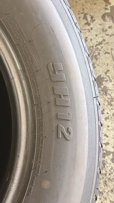 Pneus 215/65r15 Jinyu YH12 com 95% piso