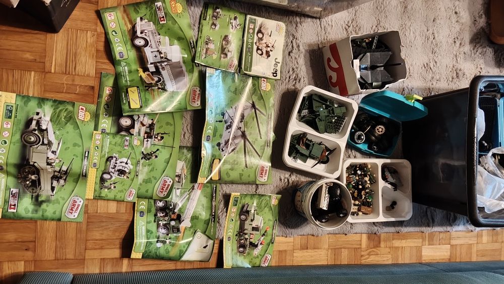 Cobi - seria Small Army - całe pudełko klocków