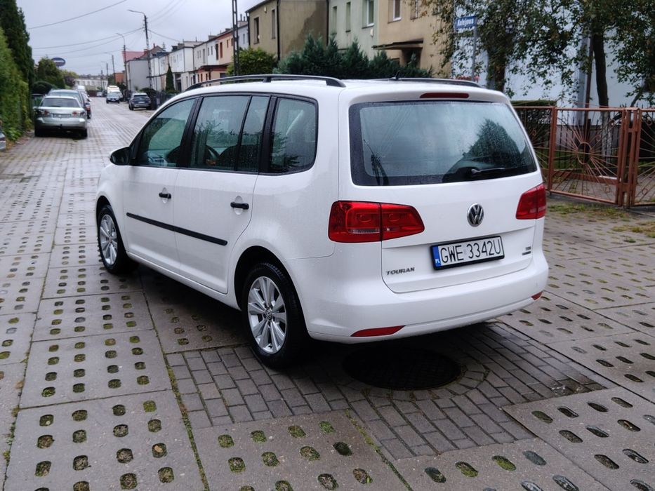 VW Touran  1.6 TDI  2010 rok