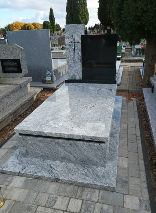 Nagrobki granitowe