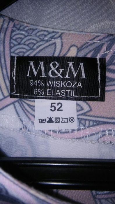 Sukienka za kolanko