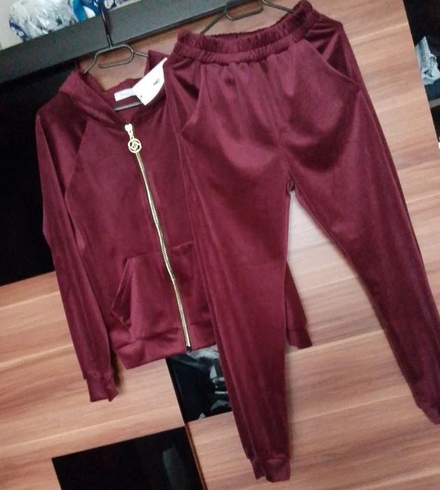 Dres welurowy nowy z  metkami butik