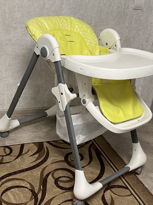 Годувальний столик