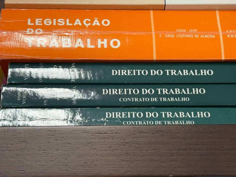 Vendo livros curso Direito FDL (1993)