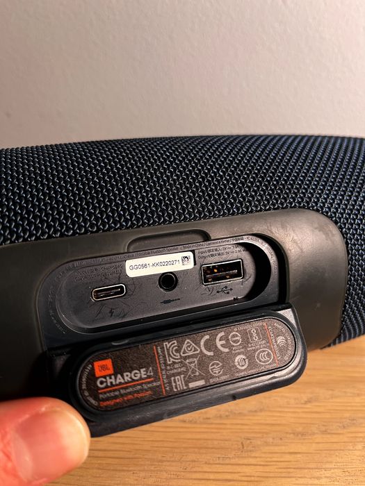 Głośnik bezprzewodowy JBL Charge 4 - praktycznie nowy