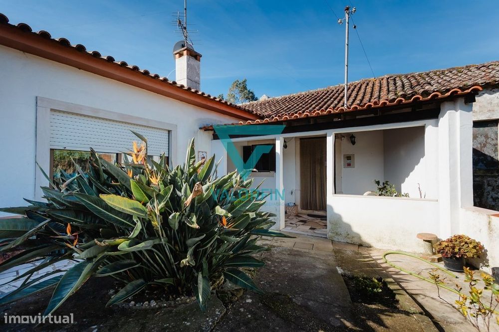 MORADIA T2 Térrea com Terreno e Logradouro | Porto de Mós