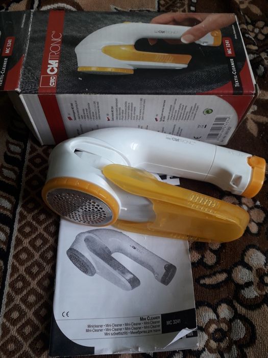 Пристрій для чистки одягу