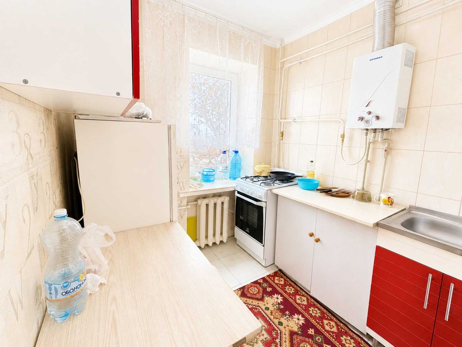 продаю 1 комнатную квартиру Космонавтов 98