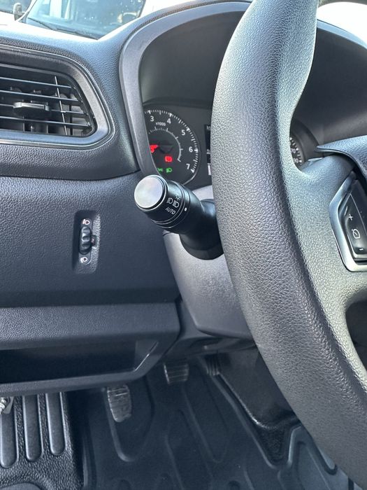 Renault Master TwinCab Гідроборт