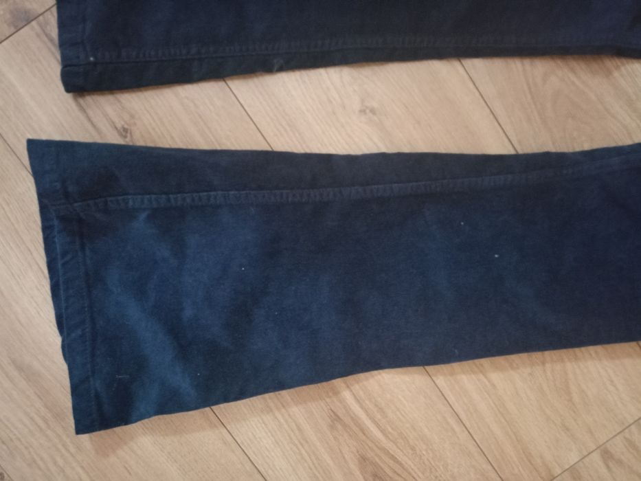 Spodnie sztrukowe Pull& Bear