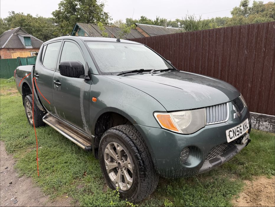 Mitsubishi L200 у відмінному стані!