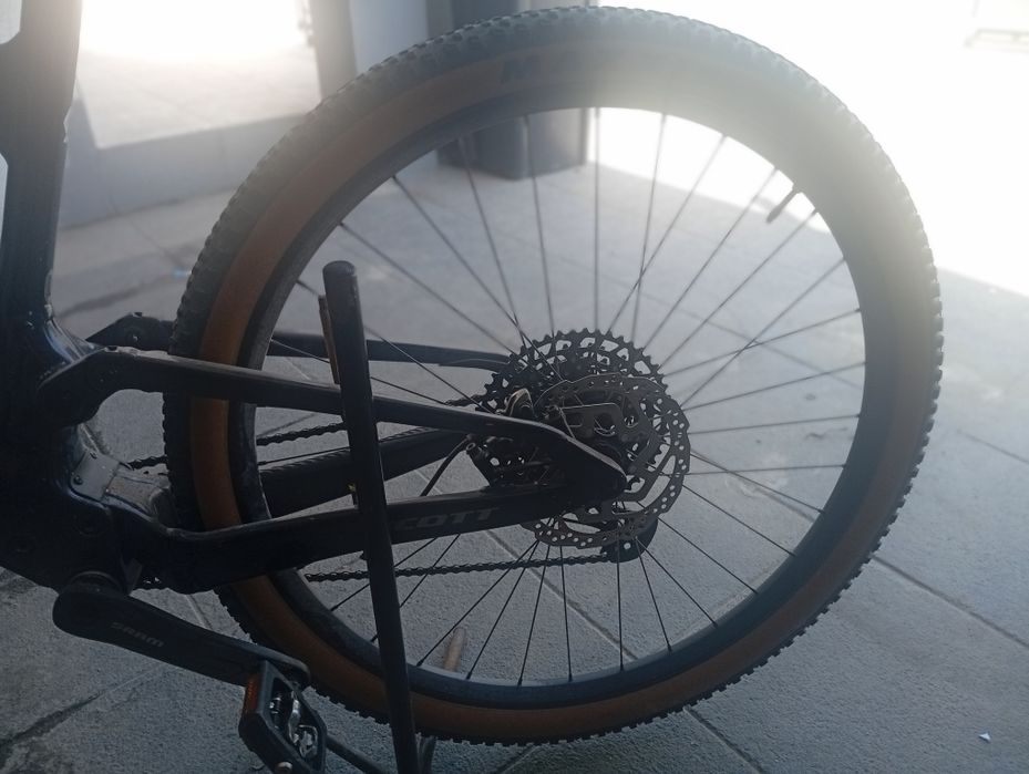 Bicicleta de BTT Scott Spark 970 de suspensão total, no tamanho L.
