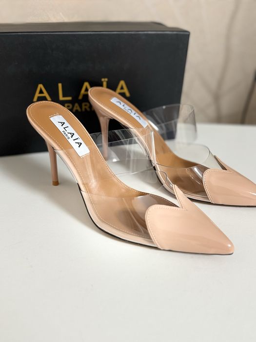 Бежеві туфлі Alaïa Paris 36-41