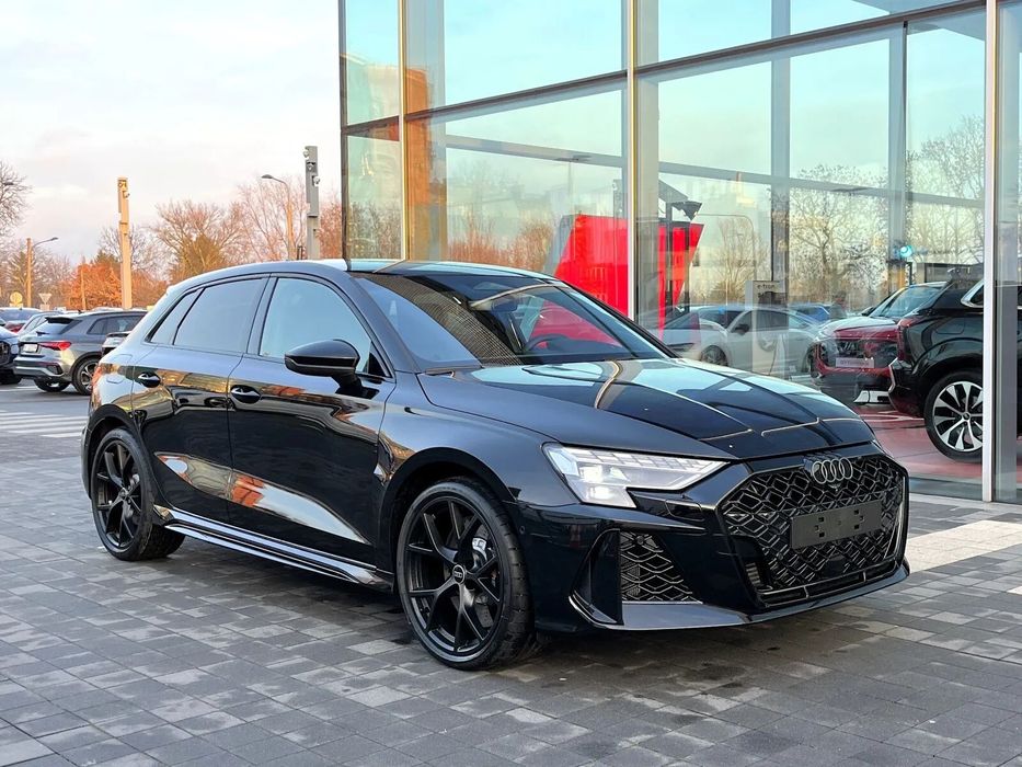 Audi RS3 Sportback 2025! Adaptacyjne zawieszenie ! Sonos ! Kamera 360 ! OKAZJA od RĘKI !