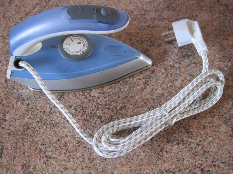 Żelazko turystyczne z parą Clarus