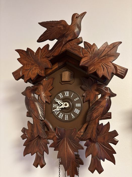 Vendo 2 relógios cuco em caixa de madeira