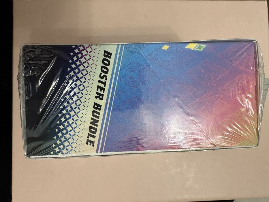 Pokémon booster Bundle Prismatic Evolutions box