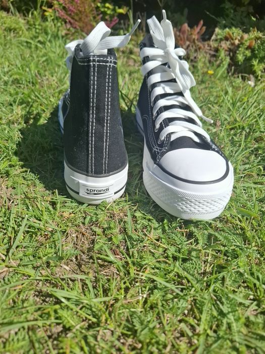 Nowiutkie buty trampki firmy Sprandi