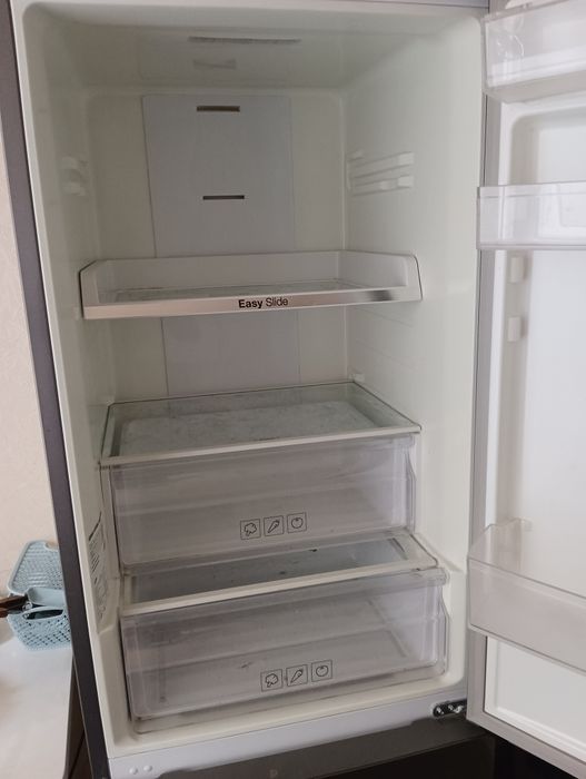 Холодильник Samsung