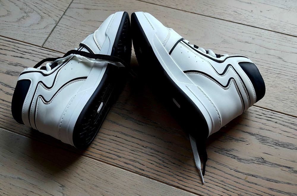 Nowe buty damskie dla dziewczynki Sinsay 37 wysokie