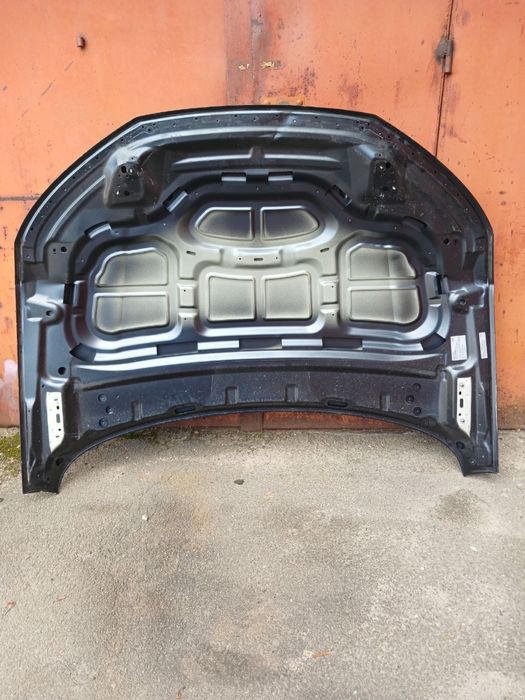Капот  на Audi Q5 2020 року