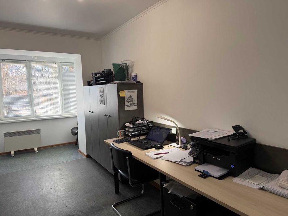 Продам офісне приміщення
