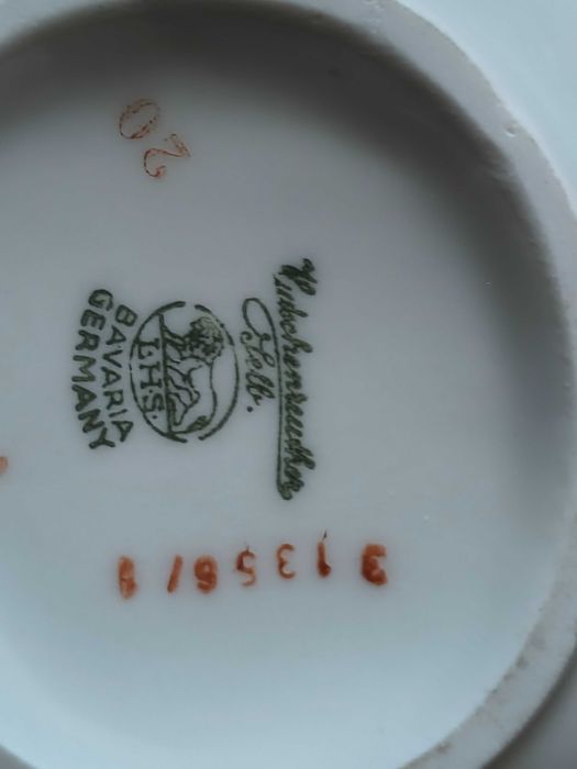 Maselnica w róże z dekielkiem Hutschenreuther