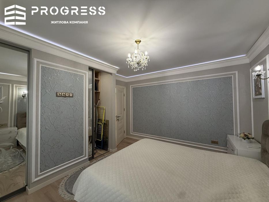 Продаж 4-кімнатної квартири вул. Сахарова Центр