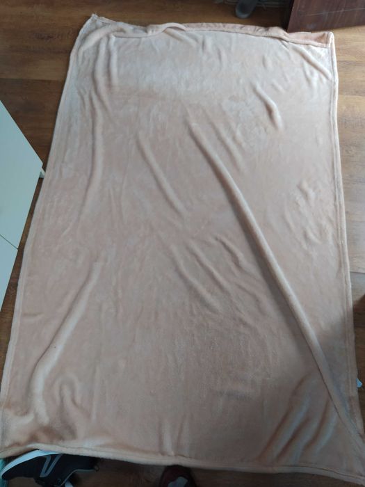 Kremowy kocyk dla dziecka