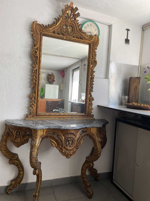 Vintage - Credencia/Mesa em talha dourada