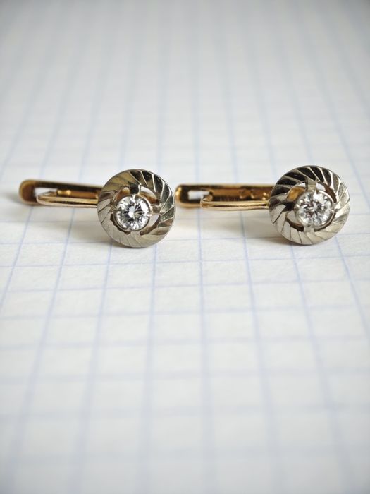 Золоті сережки, з діамантами 0.4 ct, 583 проба.