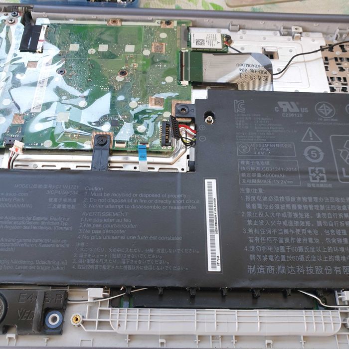 display asus E406M dá para outros modelos restantes peças sob consulta