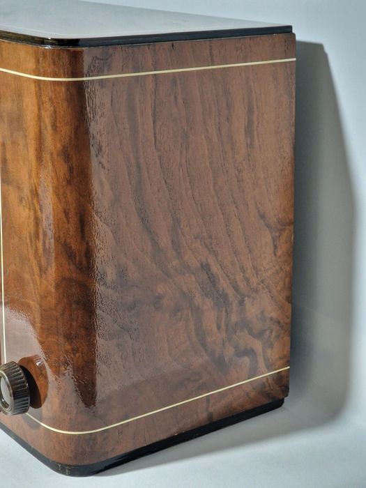 Rádio antigo reparado Grundig
