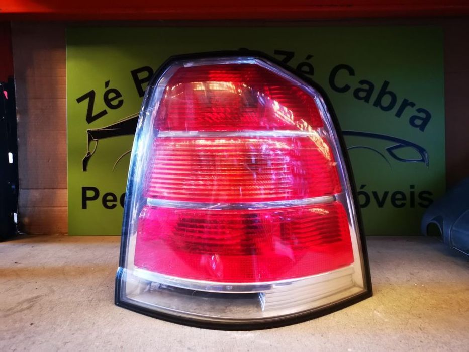 OPEL ZAFIRA B FAROLIM DIREITO - FT206