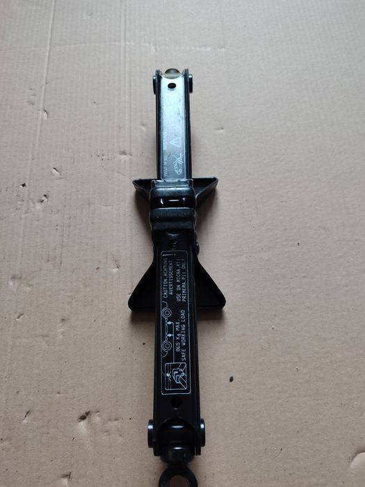 Домкрат Ниссан Nissan