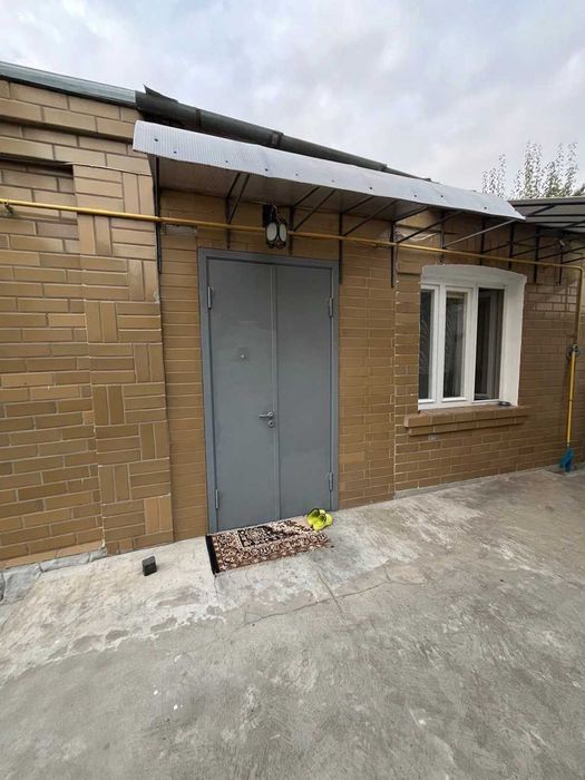 продаж частини будинку в центральній частині міста