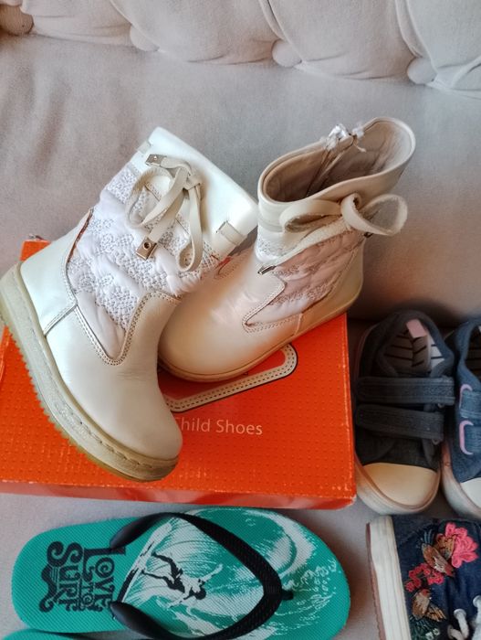 Продам взуття дитяче брендове