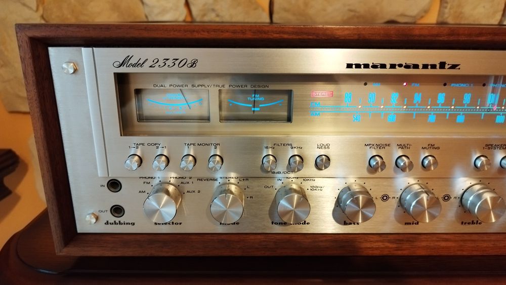 Amplituner Marantz 2330 b