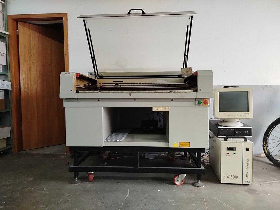 Máquina de corte a laser