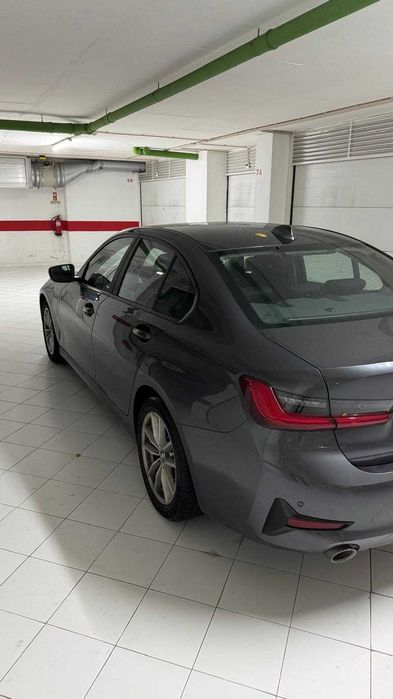 BMW 330 e Corporate Edition (IVA dedutível)