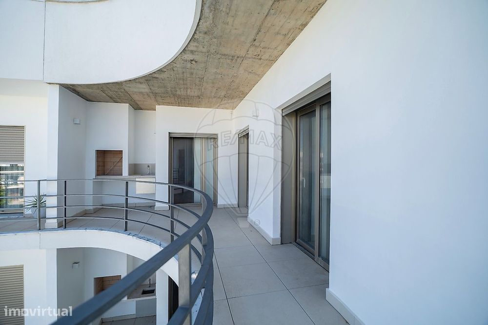 Luxury T3 Apartment for Sale