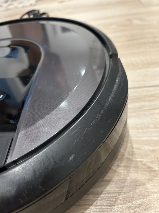Robot sprzatajacy Roomba i7  aero force  odkurzacz