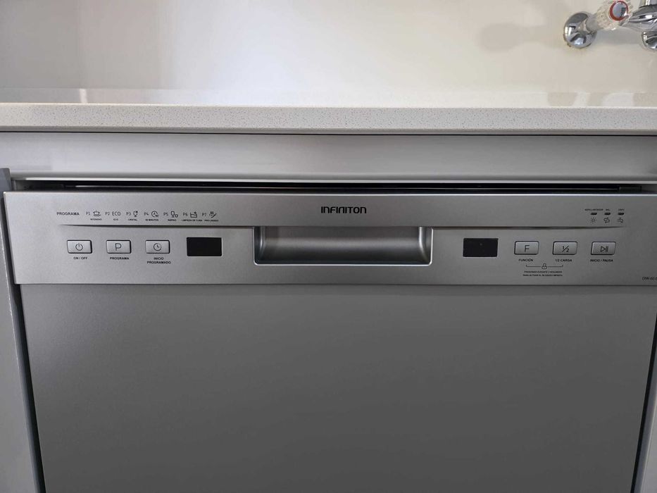 Máquina de Lavar Loiça Infiniton DIW606S