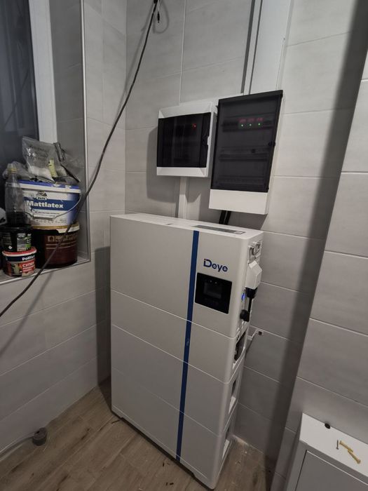 Гибридный инвертор , аккумуляторы. Deye