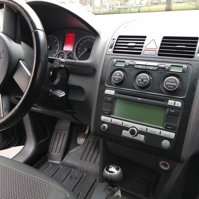 Продам Volkswagen Touran 1.4 TSi